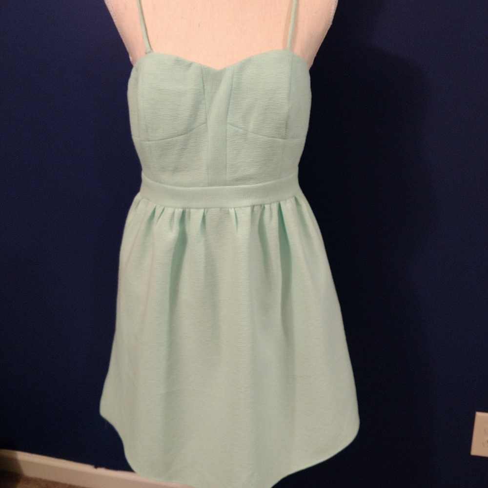 Everly light green dress